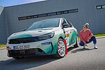 Elektrosportler wird zum Art Car mit Statement: Opel Corsa Rally Electric – designed by Elisa Klinkenberg